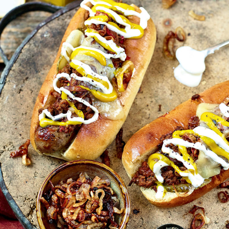 Receta de Panchos con cebollas caramelizadas típicos de Argentina