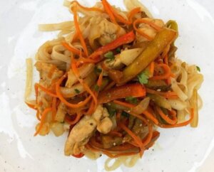 Wok de pollo y vegetales