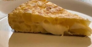 Tortilla de patatas, jamón y queso
